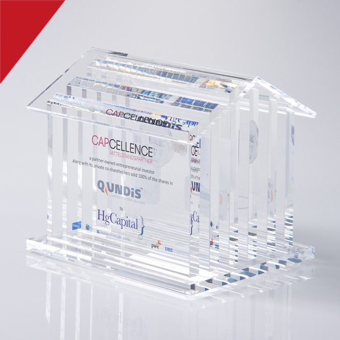 Deal Toy made of clear acrylic glass „House“